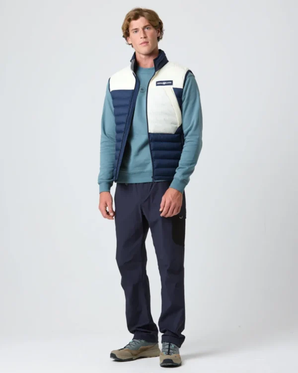BERGEN_GILET_NAVY_OOF_WHITE_2080-819x1024-1.webp Bergen Gilet